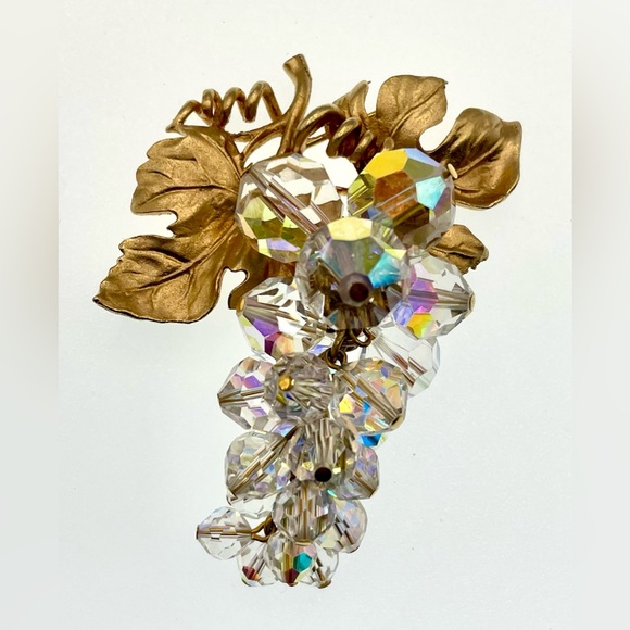 Vintage Gold Tone Grape Bunch Brooch Pin Aurora Borealis Crystal Bead
Cluster - Picture 4 of 8